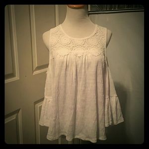 White lace long sleeve top ✨